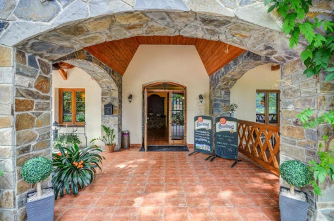 Pension Restaurant Bobrovnik Lipova Lazne Exterior photo
